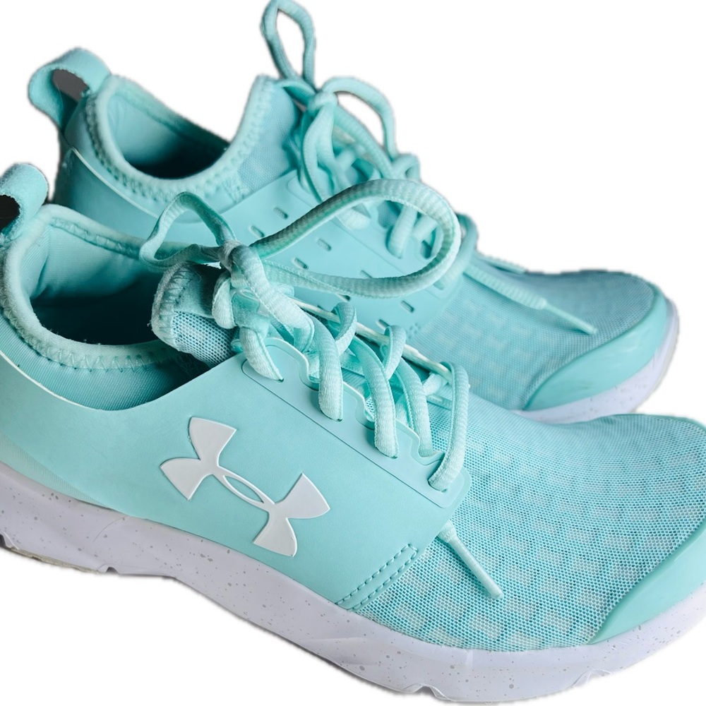 Under Armour Women's Drift Mint Green Crystal/White Running Shoes in Size 6